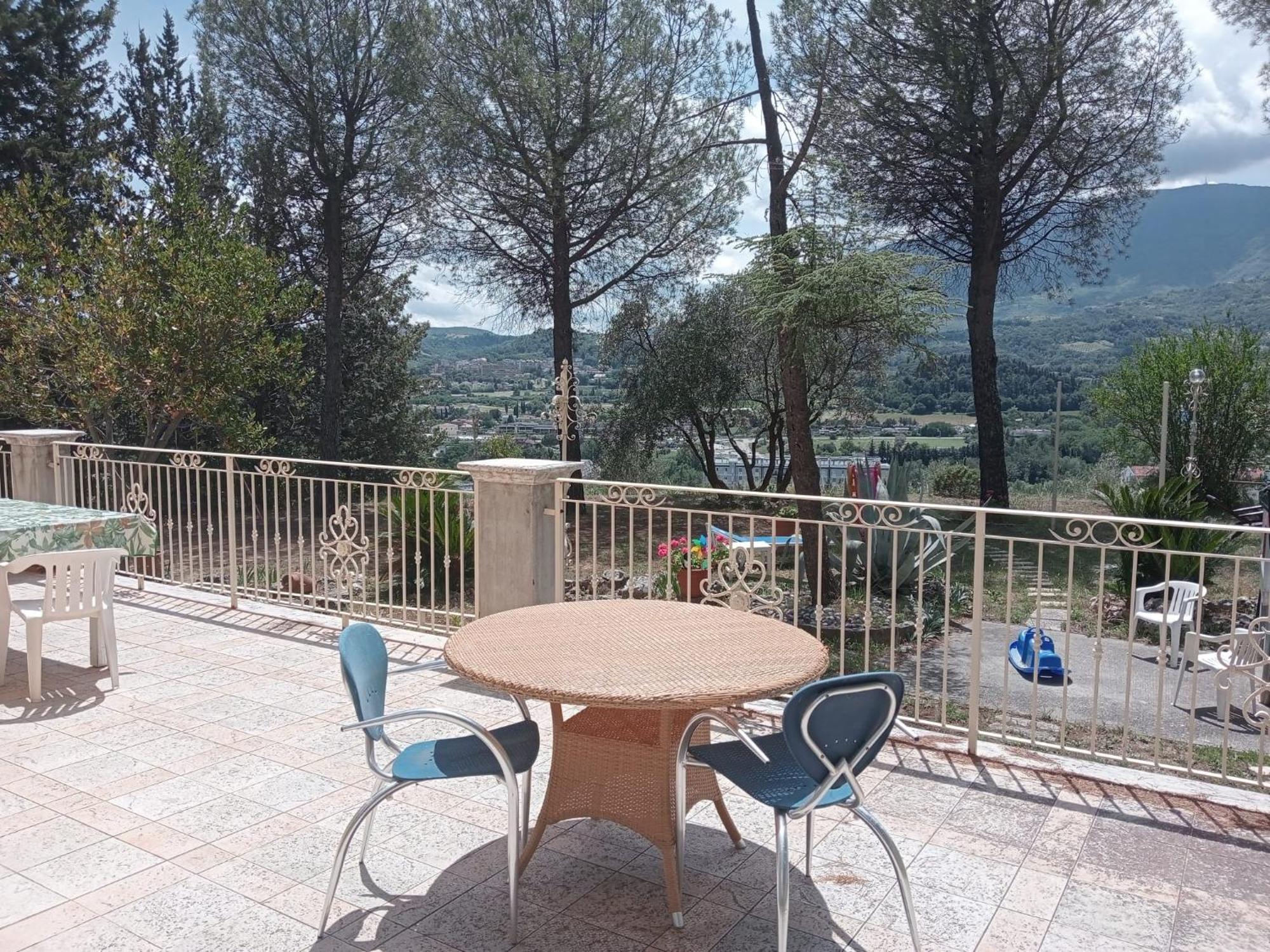 Parco Dei Gelsomini Acomodação com café da manhã Ascoli Piceno Exterior foto